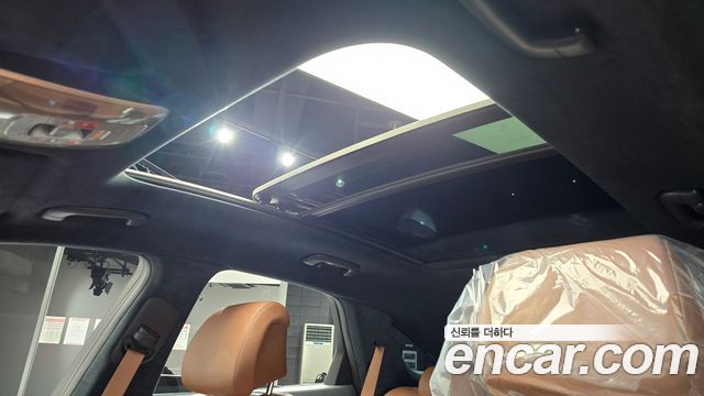 Genesis GV70 2023 — photo 21