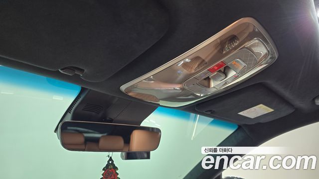 Genesis GV70 2023 — photo 24