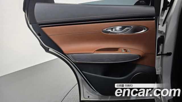 Genesis GV70 2023 — photo 15