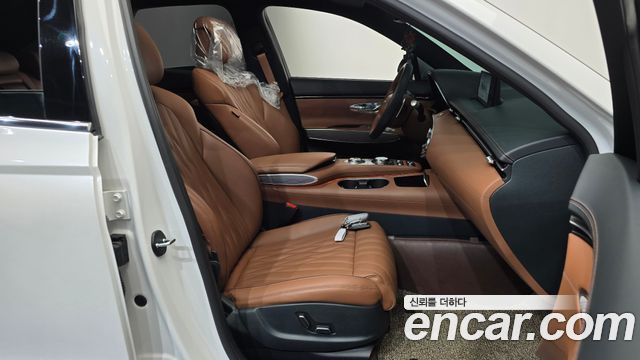 Genesis GV70 2023 — photo 16