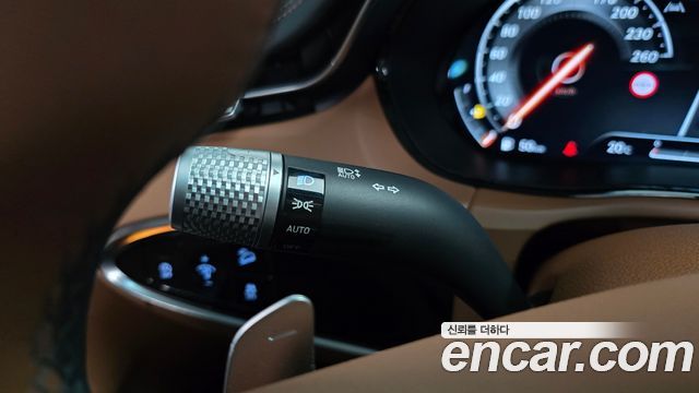 Genesis GV70 2023 — photo 27