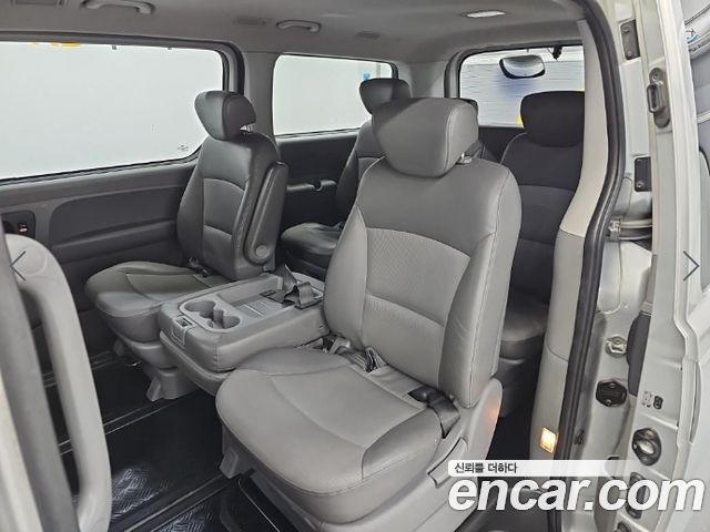 Hyundai Starex 2010 — photo 13