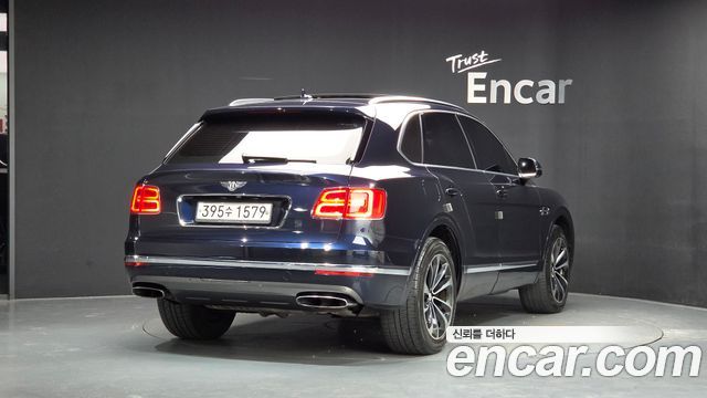 Bentley Bentayga 2017 — photo 2