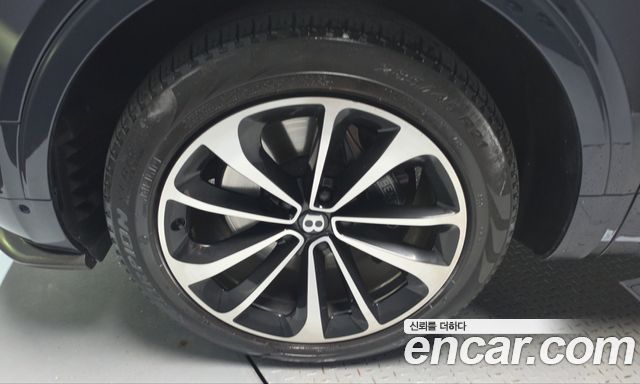 Bentley Bentayga 2017 — photo 5