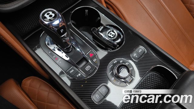 Bentley Bentayga 2017 — photo 12