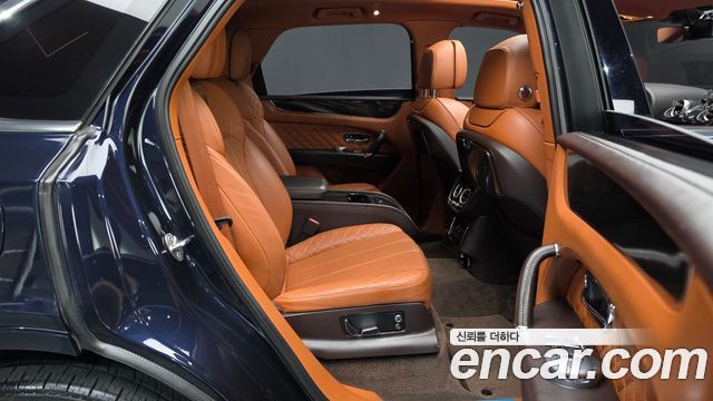 Bentley Bentayga 2017 — photo 17