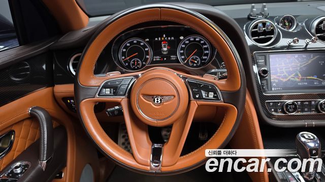 Bentley Bentayga 2017 — photo 18