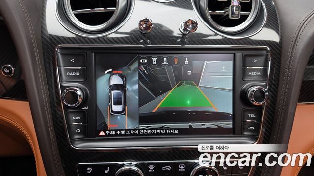 Bentley Bentayga 2017 — photo 20