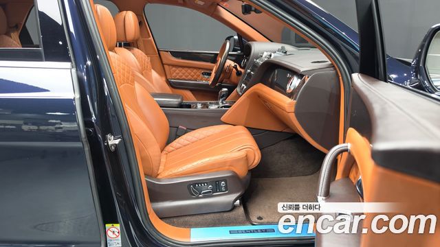 Bentley Bentayga 2017 — photo 16