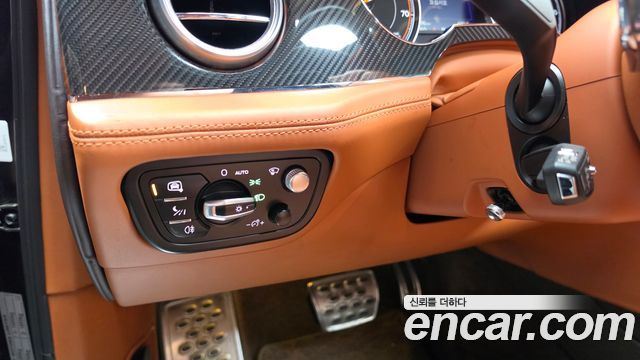 Bentley Bentayga 2017 — photo 28