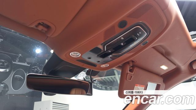Bentley Bentayga 2017 — photo 29