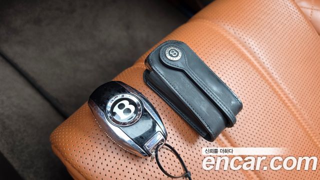 Bentley Bentayga 2017 — photo 30