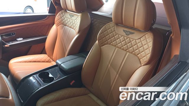 Bentley Bentayga 2017 — photo 32