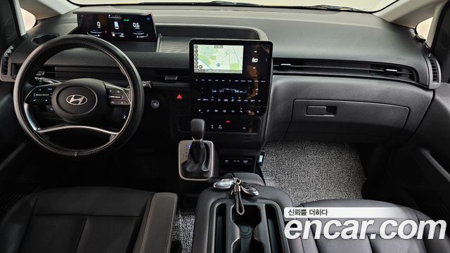 Hyundai Staria 2025 — photo 7