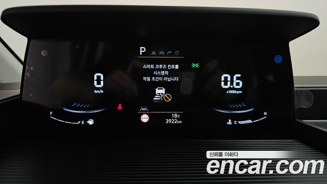 Hyundai Staria 2025 — photo 8