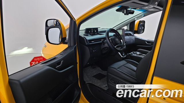 Hyundai Staria 2025 — photo 10