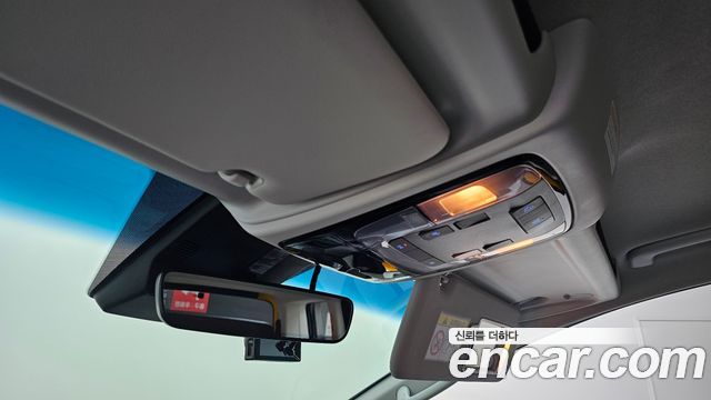 Hyundai Staria 2025 — photo 19