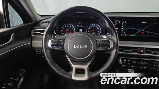 Kia K5 2023 — photo 15