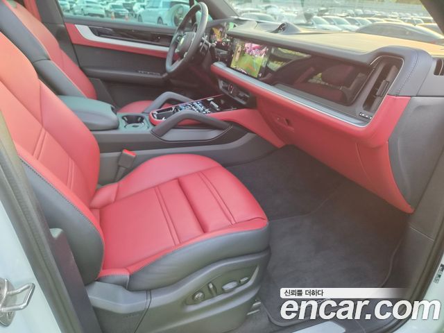 Porsche Cayenne 2024 — photo 20