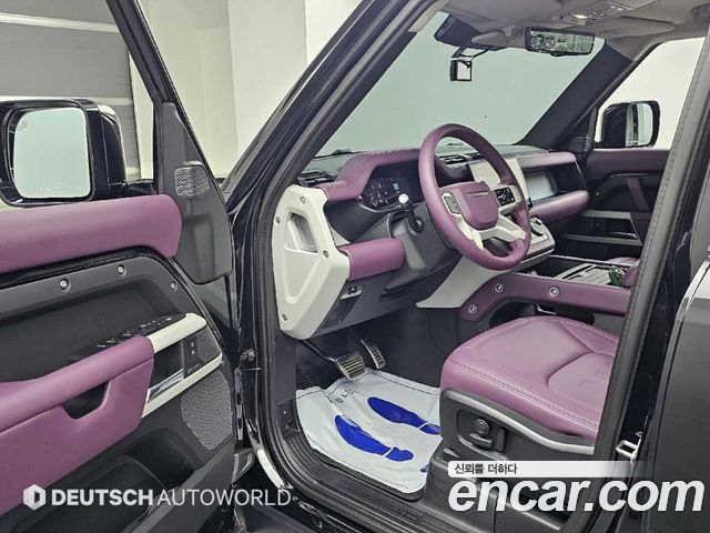 Land Rover Defender 2020 — photo 11
