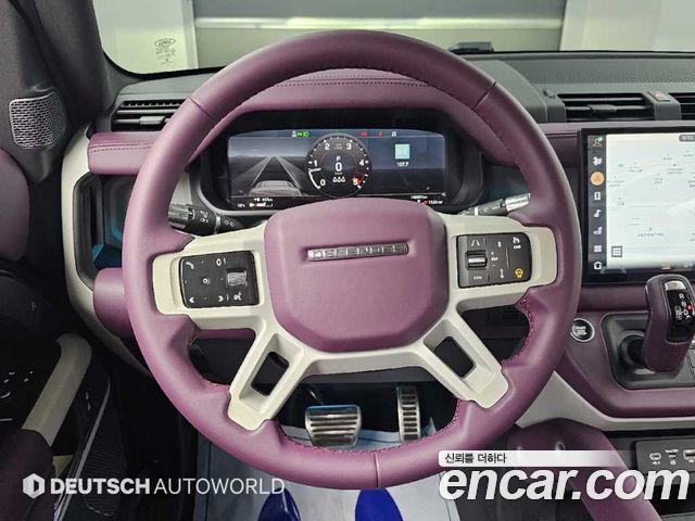 Land Rover Defender 2020 — photo 13