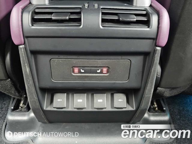 Land Rover Defender 2020 — photo 16