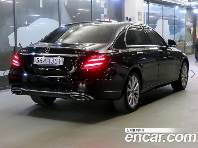 Mercedes-Benz E-Class 2017 — photo 4