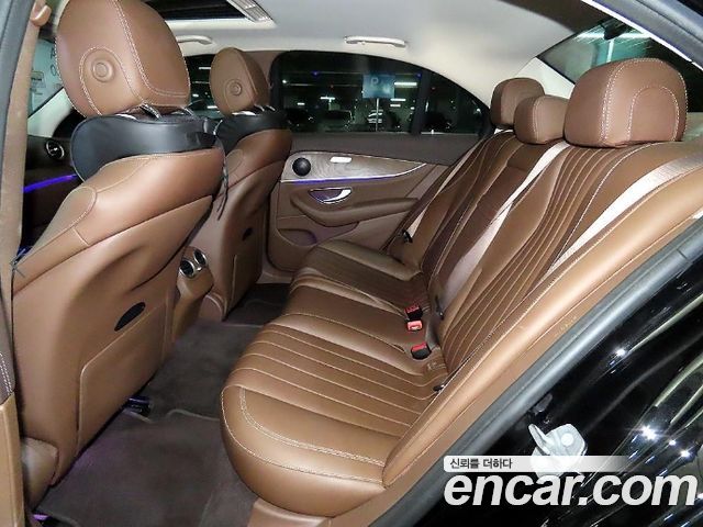 Mercedes-Benz E-Class 2017 — photo 7