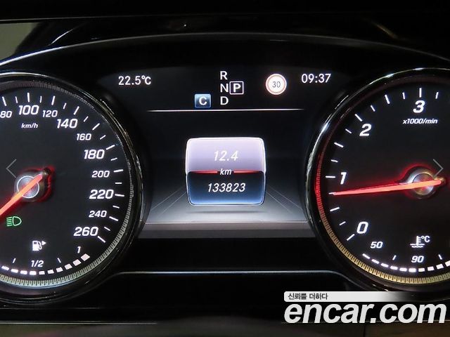 Mercedes-Benz E-Class 2017 — photo 9