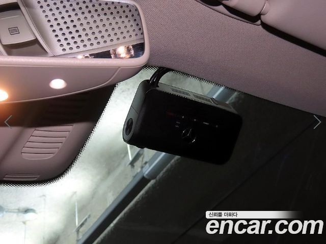 Mercedes-Benz E-Class 2017 — photo 16