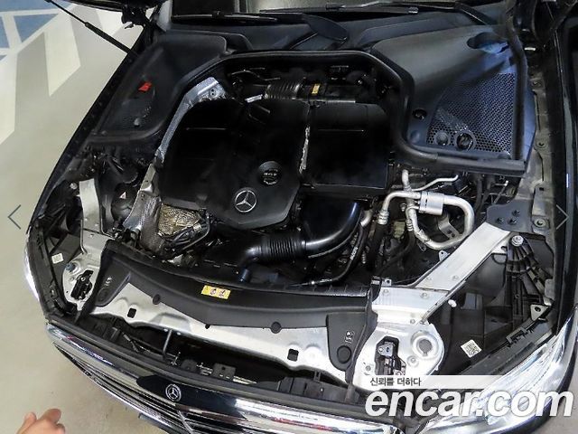 Mercedes-Benz E-Class 2017 — photo 19