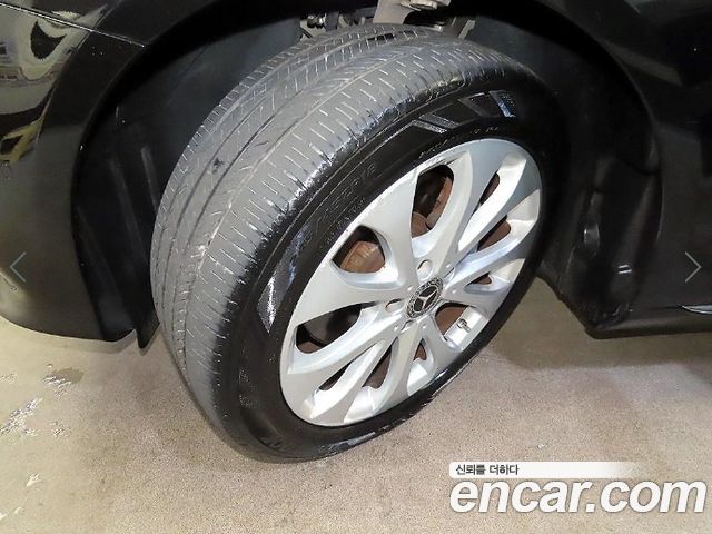 Mercedes-Benz E-Class 2017 — photo 20
