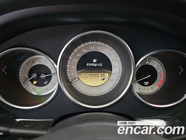 Mercedes-Benz CLS-Class 2012 — photo 7