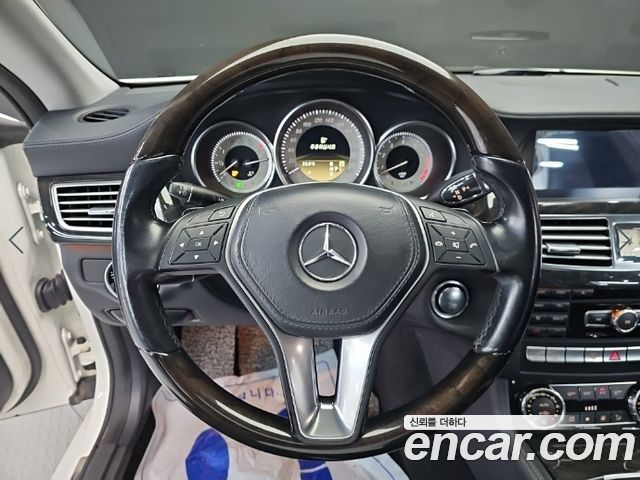 Mercedes-Benz CLS-Class 2012 — photo 10