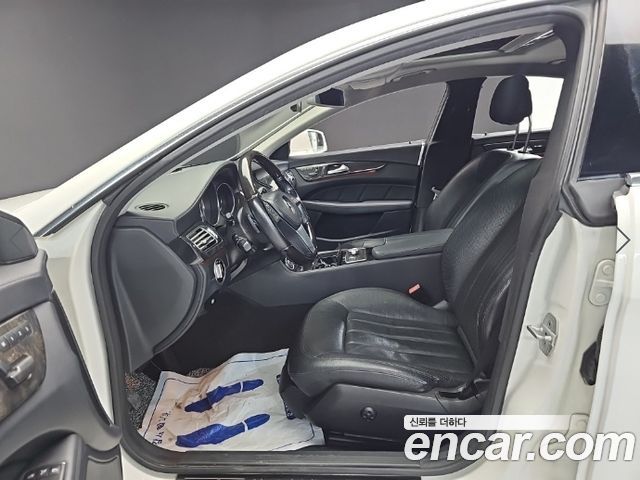 Mercedes-Benz CLS-Class 2012 — photo 12