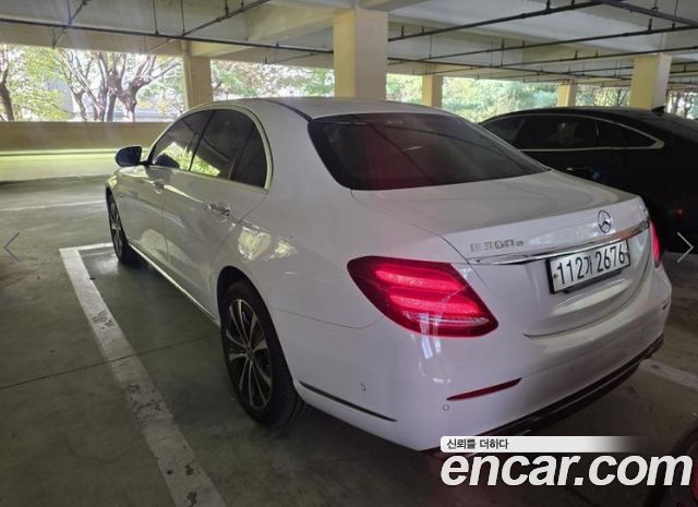 Mercedes-Benz E-Class 2020 — photo 3