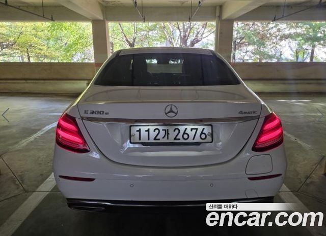 Mercedes-Benz E-Class 2020 — photo 4