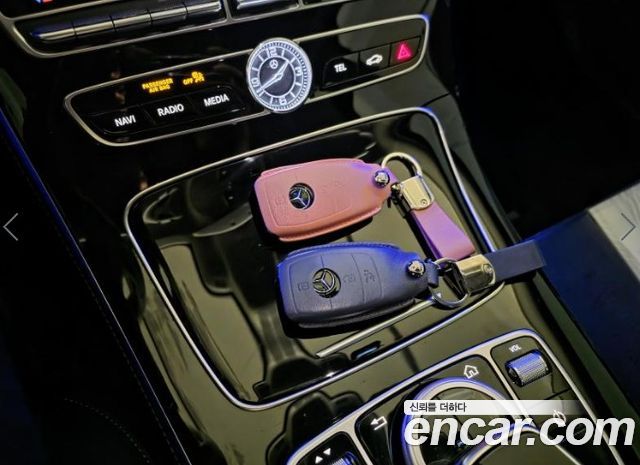Mercedes-Benz E-Class 2020 — photo 8