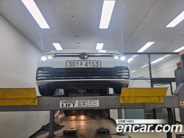 Volkswagen Golf 2022 — photo 1