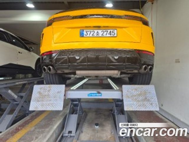 Lamborghini Urus 2020 — photo 2