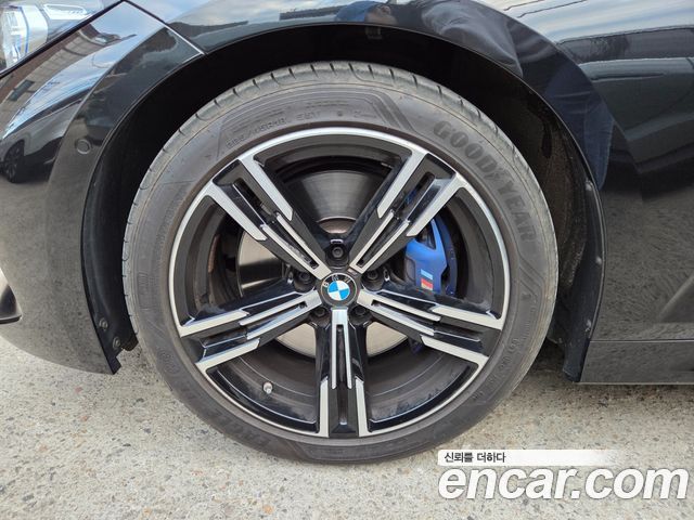 BMW 3-Series 2023 — photo 17