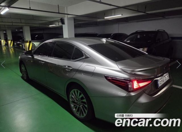 Lexus ES 2025 — photo 3