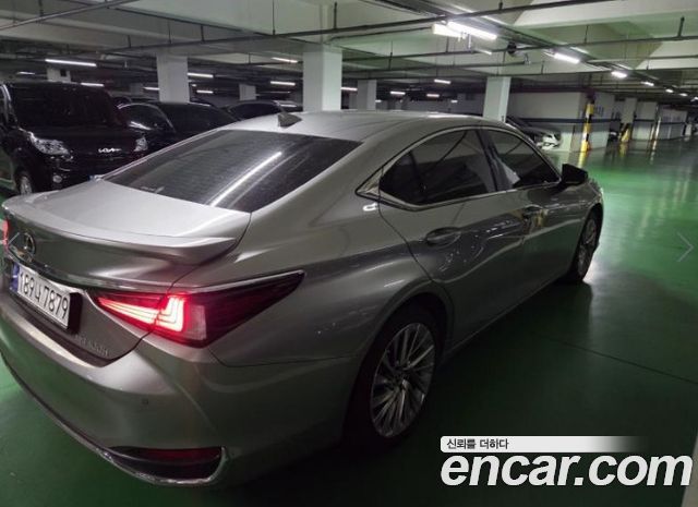 Lexus ES 2025 — photo 4