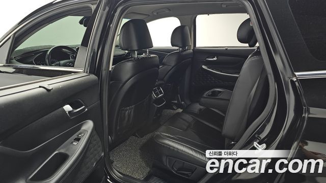 Hyundai Santafe 2019 — photo 18