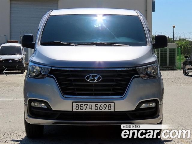 Hyundai Starex 2019 — photo 2
