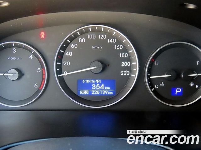 Hyundai Starex 2019 — photo 10