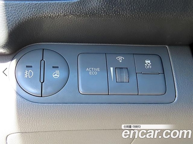 Hyundai Starex 2019 — photo 13
