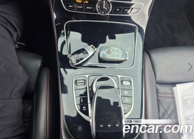 Mercedes-Benz E-Class 2020 — photo 15