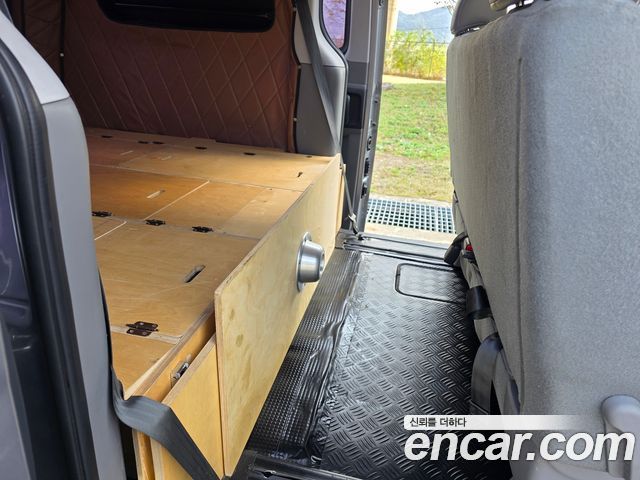 Hyundai Starex 2019 — photo 9