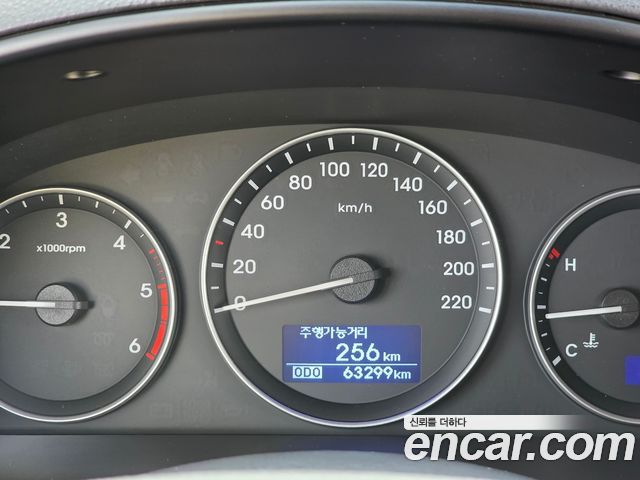 Hyundai Starex 2019 — photo 17